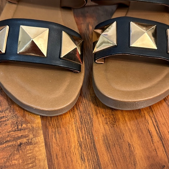 Caray! Black Slide Sandals – Size‎ 6, Gold Pyramid Studs, Made in Mexico - Picture 7 of 7